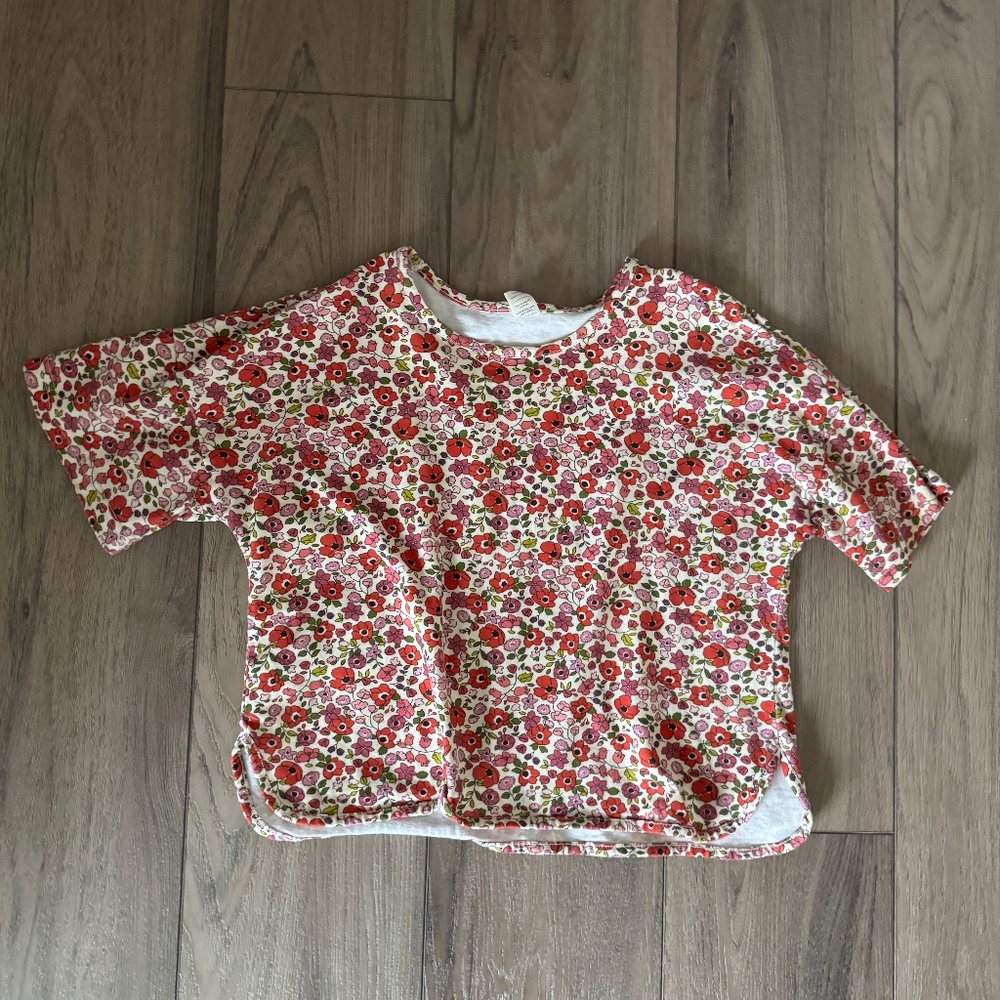 Alice and Ames tee size 8